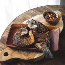 Resep masak ikan laut dan caranya cara masak ikan bawal enak dan lezat selesai juga ulasan singkat resep masak pindang dari ikan patin, pindang bandeng, pindang nila, pindang goreng, pindang berkuah dan ikan konsumsi lainnya. Resep Ikan Goreng Bumbu Kuning Amanda Chastity