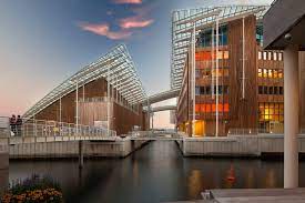Founded by hans rasmus astrup in 1993, the astrup fearnley museet in oslo was one of the first and remains one of the greatest private museums dedicated to contemporary art in europe. Astrup Fearnley Museum Oslo Architect Renzo Piano