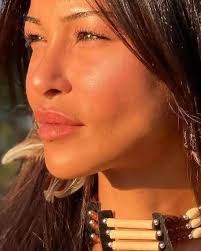 Admiration for a beautiful jewelry photo