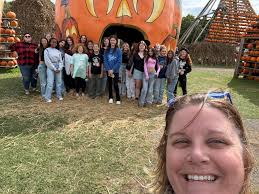 This past weekend we had our first Girls at Gow event where we went to The  Great Pumpkin Farm in Clarence! It was a perfect Autmn weekend in western  New York for
