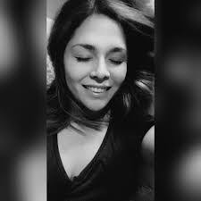 Karolina Bennett's Instagram, Twitter & Facebook