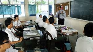 Misalnya, guru bahasa inggris yang mengajar di tiongkok akan diminta untuk mengajar dalam bahasa inggris pula. 4 Perbedaan Sekolah Asrama Dengan Sekolah Reguler Kumparan Com