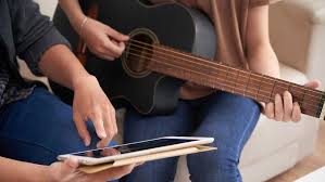 Terus nyari nyari chord lagu rohani yang mudah. 3 Lagu Peterpan Dengan Chord Gitar Yang Gampang Dihafal Untuk Pemula Bukareview