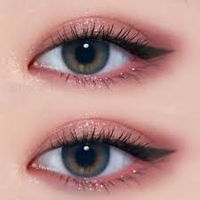 Like everything changes in summer, makeup style also changes. Asian Makeup