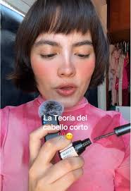 La Teoria Del Cabello Corto