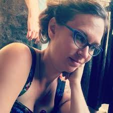 Leesa Dean (@leesa_dean)