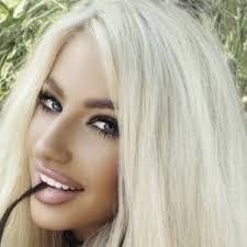 Hannah Star's Instagram, Twitter & Facebook