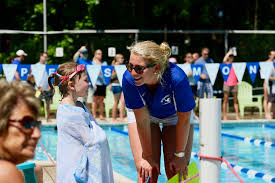 Popovici a fost cronometrat în finală cu timpul 22.22 secunde. Female Coaching Role Models For Aspiring Young Women Swimming World News