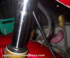 Assalamualaikum warahmatullahi wabarakatuhterimakasih banyak sudah mampir di channel simbahvideo kali ini berisi tentang cara memperbaiki monoshock cbr150r b. Shock Depan Motor Bocor Tidak Bisa Tidak Harus Diperbaiki