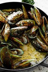Moules marinières is also the dish consists of delicately steamed fresh mussels in a white wine, garlic, parsley, butter, onion. French Steamed Mussels Cafe Delites