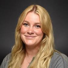 Lauren Holsinger's Instagram, Twitter & Facebook