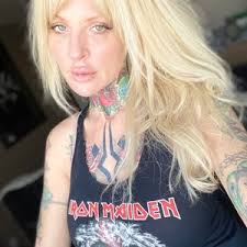 Tight Fit Women's Heavy Metal T-shirt/heavy Metal Style/rock N Roll Tees  for Girls/sexy Soft Tees/heavy Metal Fashion for Girls