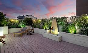 Un terrazzo ben realizzato diviene uno spazio molto utile sotto molti aspetti,luogo di riparo e relax ospita arredi difficilmente collocabili nel giardino. Arredare Un Terrazzo Di Design E Creare Un Angolo Davvero Chic Archzine It