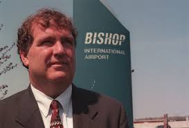 James L. Rice, who piloted Bishop Airport to new heights, dies at 71