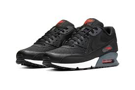 Nike S Air Max 90 Gets Hit With Hot Habanero Accents Nike Air Max Nike Air Max 90 Mens Trainers