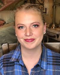 I just loved this transformation! She'd never worn falze lashes before and  o-m-g… how awesome does she look?!😍✨ Before and After