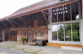 Oberembrach Altes Bauernhaus Erstrahlt In Neuem Glanz Altes Bauernhaus Haus Bauernhaus