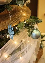 Red, pink, white or orange: Good Ideas For Filling A Sparse Christmas Tree Make It Look Fuller Skinny Christmas Tree Decorations Skinny Christmas Tree Christmas Tree Decorations