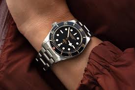 Now when the tudor black bay line started it was just stainless steel, but now you have the options of steel and gold, bronze, and even a matte pvd coating called dark. 10 Affordable Alternatives To The Tudor Black Bay Fifty Eight Oracle Time