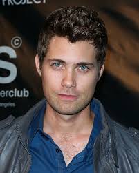 Brown hair and green eyes are a classic combination, however, and a powerful answer to the somewhat clichéd blond hair + blue eyes for a lot of people. Actors With Dark Brown Hair And Blue Eyes Quiz