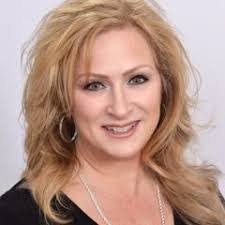 Lisa Dirocco's Instagram, Twitter & Facebook