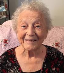 Lori Bench's Instagram, Twitter & Facebook