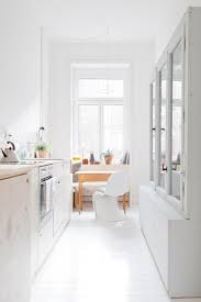 Schmale Kuche In Einem Altbau Kuche Altbau Schmal Kleinerraum Kleinekuche C Studio Oink Www Studiooink De Altbau Kuche Schmale Kuche Kucheneinrichtung
