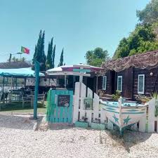 Capacidad para 150 personas ofrece la opción de ampliar sus espacios con el salón castillete logrando una cabida para 220 personas, con 2 barras disponible ofreciendo un excelente servicio durante todo el evento. Clube Nautico Silves Home Facebook