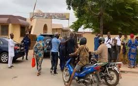 Jul 04, 2021 · there are strong indications that wanted yoruba activist, sunday adeyemo, popularly known as sunday igboho, has gone underground following a manhunt for him by the department of state services for allegedly stockpiling arms to destabilise nigeria. Pabximtrcempm