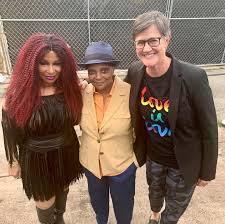 It was so great meeting Mayor Lori Lightfoot and her wife Amy at The  Pridefest in my hometown of Chicago. Thank you for having me perform!  Remember that love is love… Happy
