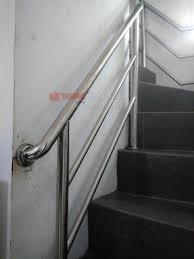Bagian rumah yang akan kita bahas berikutnya.stainless steel yang memiliki warna silver yang mengkilap cocok untuk railing tangga bagi rumah minimalis yang ingin didesain secara futuristik. Proyek Pemasangan Railing Tangga Stainless Di Sendangtirto Berbah Sleman Yogyakarta Nirwana Group Yogyakarta