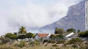 An out of control fire is burning in cape town's table mountain national park, damaging buildings and prompting the evacuation of hikers from the city's most famous landmark, south african. Xh1lkyl5s2gffm