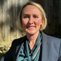 Shannon Carney's Instagram, Twitter & Facebook