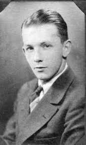 PHOTOGRAPHS BROUGHT TO THE 2001 TOLLEY REUNION+