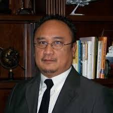 Candice Gomes's Instagram, Twitter & Facebook