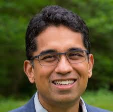 Kerry Mohan's Instagram, Twitter & Facebook