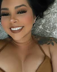 Veronica Marie's Instagram, Twitter & Facebook