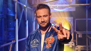 He propels listeners into the future of electronic music by constructing innovative and. Sasha Coach Bei The Voice Kids 2020