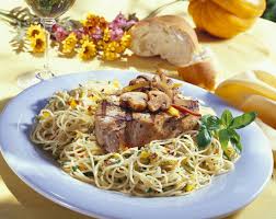 Nudeln Mit Gebratenem Thunfisch Rezept Thunfisch Braten Rezepte Kochen