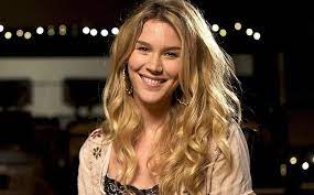 Joss Stone Announces Her Pregnancy Says I M Terrified Of Having To Push It Out