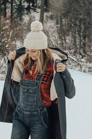 Formas Chic De Usar Tu Overol En Invierno Overalls Winter Snow Outfits For Women Winter Outfits For Work