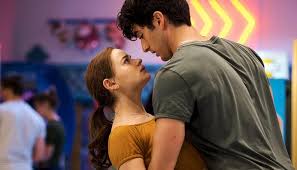 Elle deberá elegir entre estudiar con su amigo de toda la vida o elegir la universidad… El Stand De Los Besos Pelicula Completa En Espanol Facebook