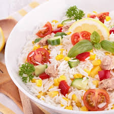 L'insalata di riso classica è il piatto estivo per eccellenza: 12 Insalate Di Riso Facili E Sfiziose Per L Estate