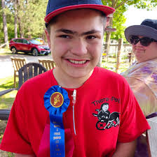 Downtown in the 1950s. Anyone remember the Woolworth's? Can you see the  Arnie's sign? It's still there today.