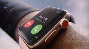 This device was released on september 22, 2017, continuing apple's yearly release cycle. Knapper Speicher In Apple Watch 3 Wiederherstellung Vor Update Erforderlich Heise Online
