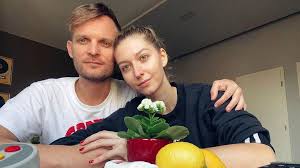 Kapcsolódó cikkek, tesztek, videók, képek. Dallos Bogi Tiszta Anyja A Kozos Foton Jol Latszik A Hasonlosag Nlc