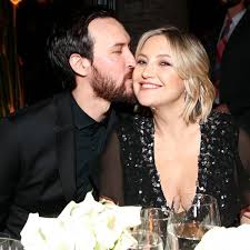 Kate sits with boyfriend danny fujikawa. See Kate Hudson S First Ever Family Pic With All Of Her Kids And Boyfriend Danny Fujikawa Newsgroove Uk