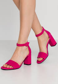 Romania, viseu de sus, str. Cerni ImbrÄƒÅ£isare Geometrie Vagabond Penny Sandals Footballswagger Com