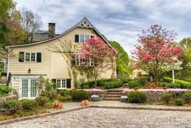 Blake Lively S 2 3 Million Country Home Celebrity Houses Lake Cottage Ryan Reynolds House