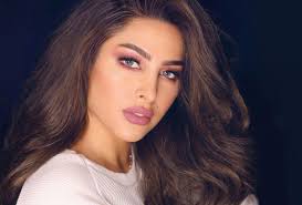 ظهرت فوز الفهد على مواقع التواصل الاجتماعي كمتخصصة في كل ما يخص المرأة في عالم مستحضرات التجميل. ÙÙˆØ² Ø§Ù„ÙÙ‡Ø¯ ØªØ´ÙƒÙˆ Ù…Ù† Ø§Ù„Ù…Ù„Ù„ ÙˆØ§Ù„Ø§ÙƒØªØ¦Ø§Ø¨ Ø¨Ø¹Ø¯ Ø£Ù‚Ù„ Ù…Ù† Ø´Ù‡Ø±ÙŠÙ† Ø¹Ù„Ù‰ Ø²ÙˆØ§Ø¬Ù‡Ø§ Ù‡Ø§Ø´ØªØ§Ù‚Ø§Øª ØµØ­ÙŠÙØ© Ø¥Ù„ÙƒØªØ±ÙˆÙ†ÙŠØ© Ø´Ø§Ù…Ù„Ø© Ù…Ø³ØªÙ‚Ù„Ø©